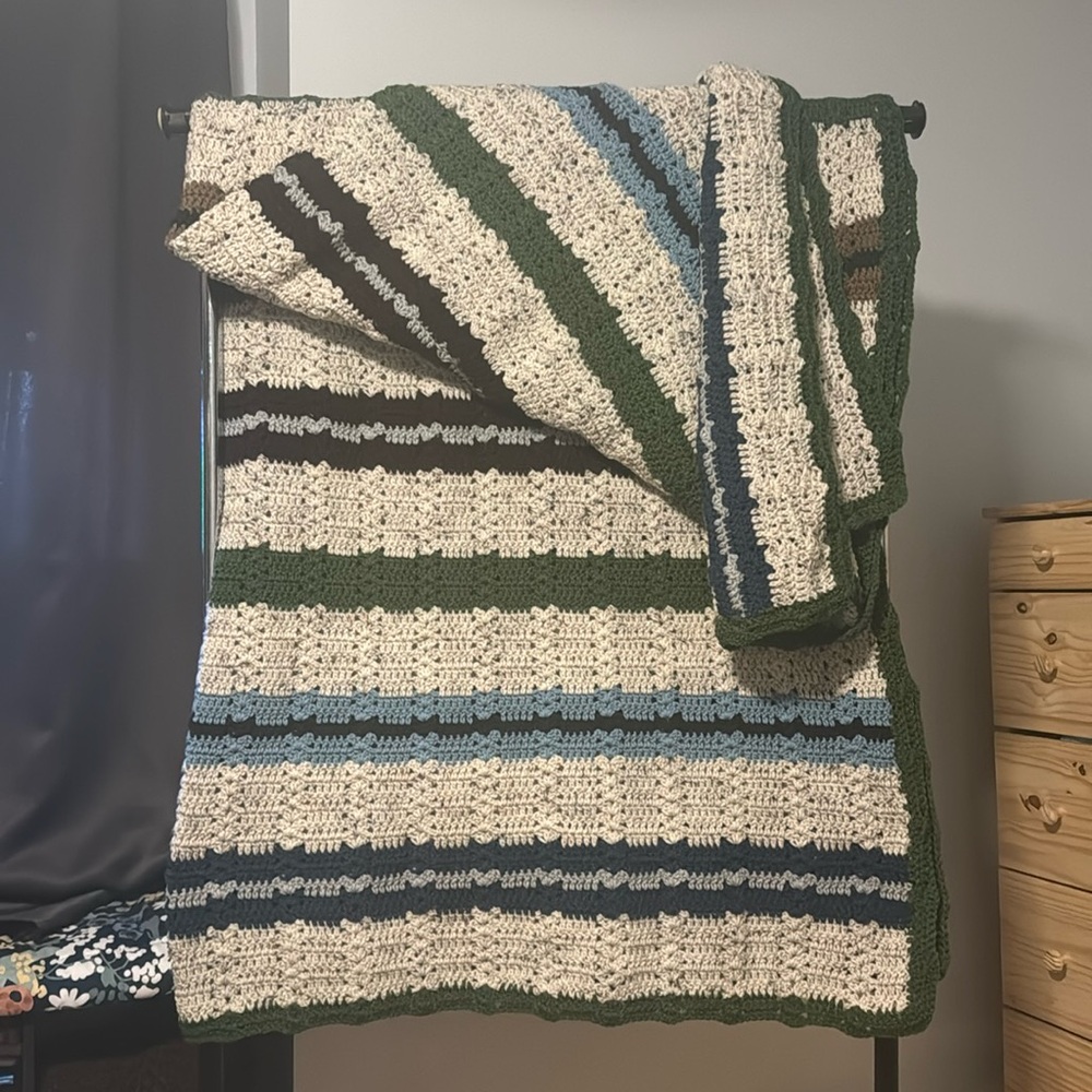 Handmade Afghan Brand New Hand Crocheted Blanket Queen 82in x 74in Green Blue